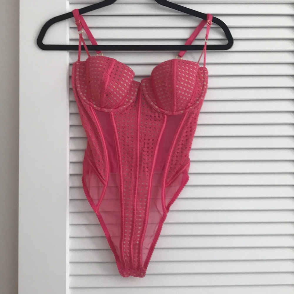 NWT-Victoria’s Secret coral teddy